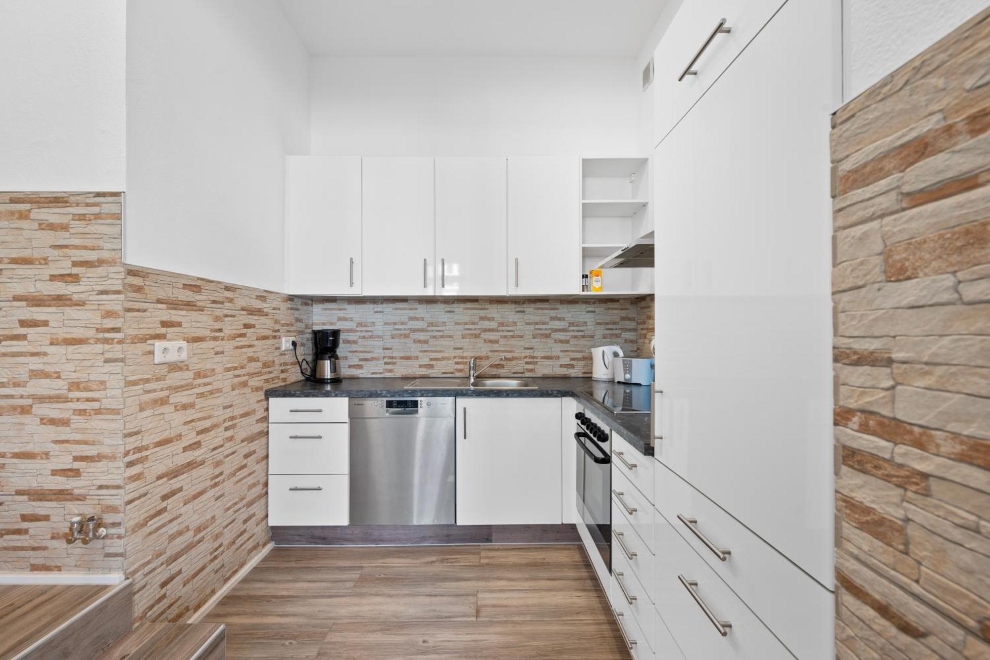Backhome - Business&Family - Fantastische Schlosslage, Smarttv, Netflix, 50Qm, 24H Checkin - Apartment 1 Ludwigsburg Eksteriør bilde